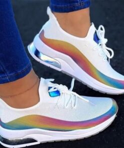 Šněrovací prodyšné tenisky